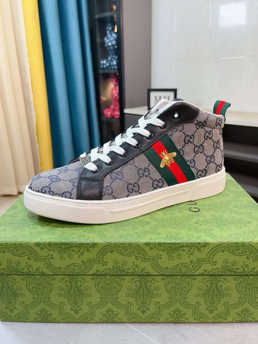 Men's shoes 💰440🌹🌹GUCCI [Gucci] New high-top men's shoes, a high-end brand, the latest fashionable casual men's shoes, trendy and versatile, relaxed and sporty style, uppers imported from Italy, first-layer cowhide, genuine leather lining, and ultra-fine workmanship. Original personalized fashionable rubber wear-resistant outsole, light and comfortable on the foot, size 38-44